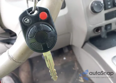 2011 Ford Escape Xlt z USA, uszkodzony, nr VIN 1FMCU9DG6BKB81928